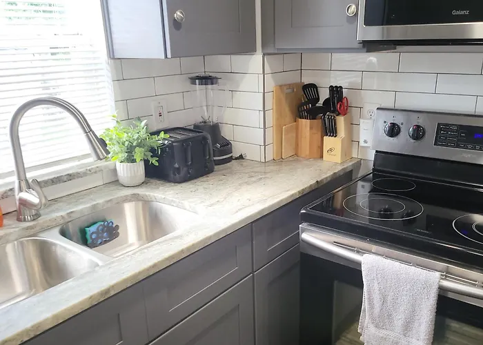 Super Cozy 2 Bedroom With Fast Wifi And Queen Bed Close To Downtown Houston!!